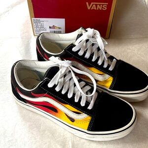 Vans old skool suede Black and Flame Sneakers size 6 women excellent condition